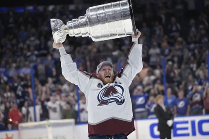 Avalanche's Landeskog to undergo knee cartilage transplant