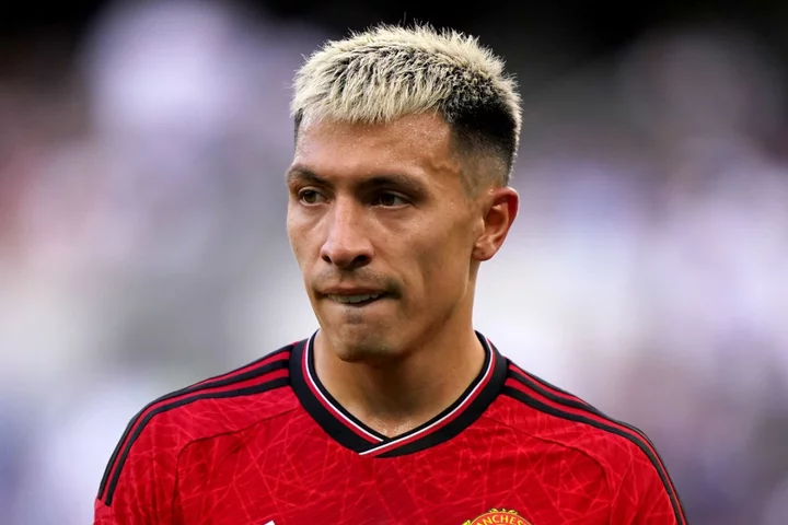 Manchester United suffer Lisandro Martinez injury blow