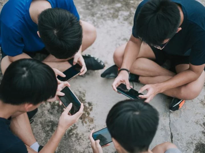 China wants to limit minors to no more than two hours a day on their phones