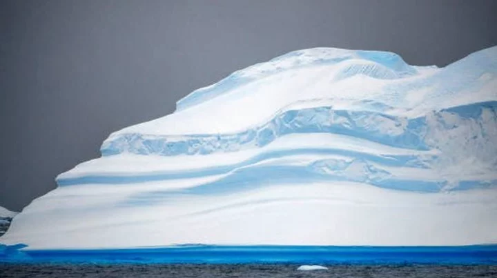 One trillion tonne iceberg escapes from Antartica and is gaining speed