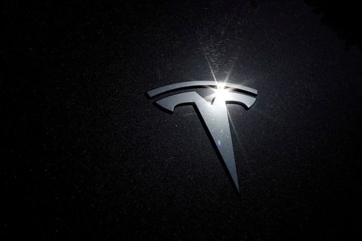 U.S. has 'real concern' about Tesla Autopilot driver interaction