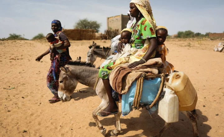 Sudan Darfur crisis: 'Everything civilians can use has been burned or destroyed'