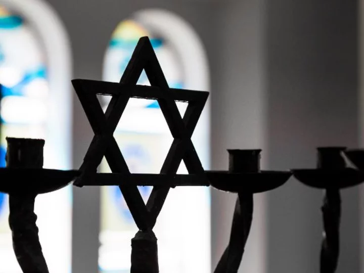 Authorities investigating series of hoax calls and bomb threats targeting synagogues across 10 states